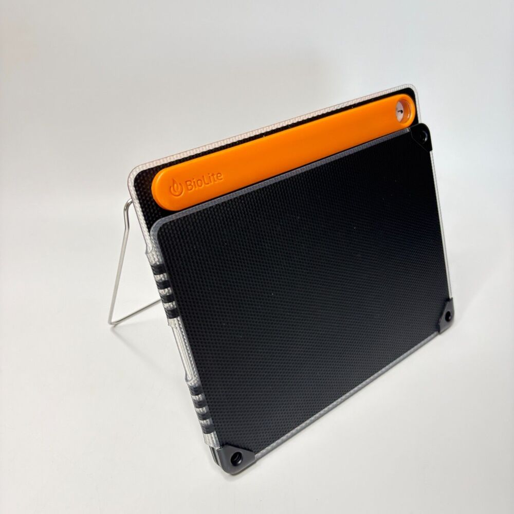 BIOLITE 10W Solar Panel Black 3200Mah Internal Battery Tested, Working - Picture 8 of 10